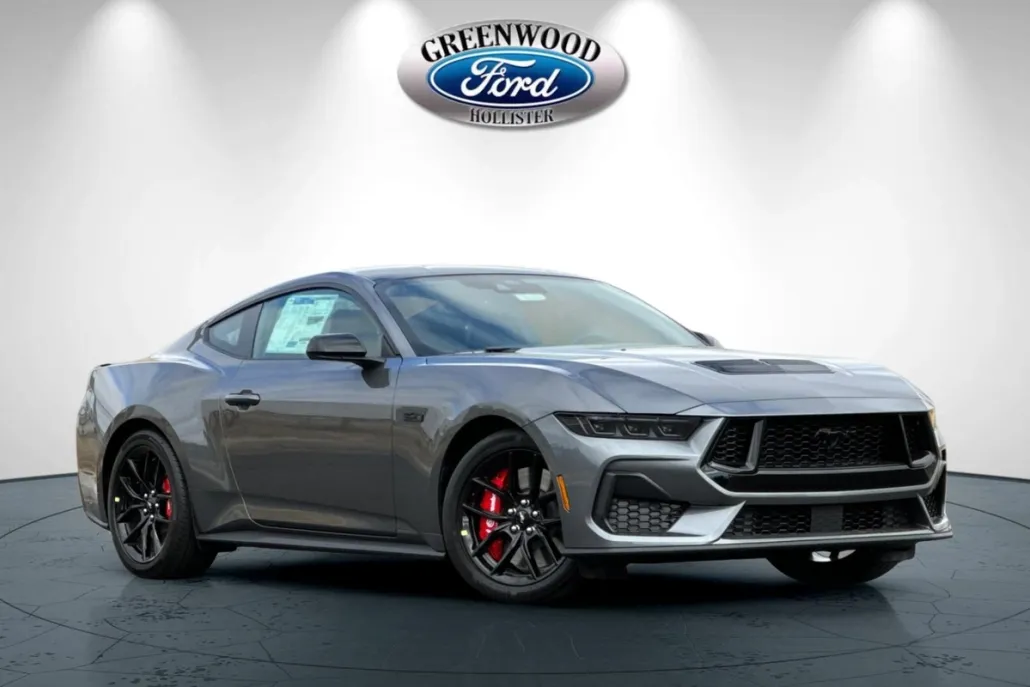 2025 Ford Mustang GT photo 1