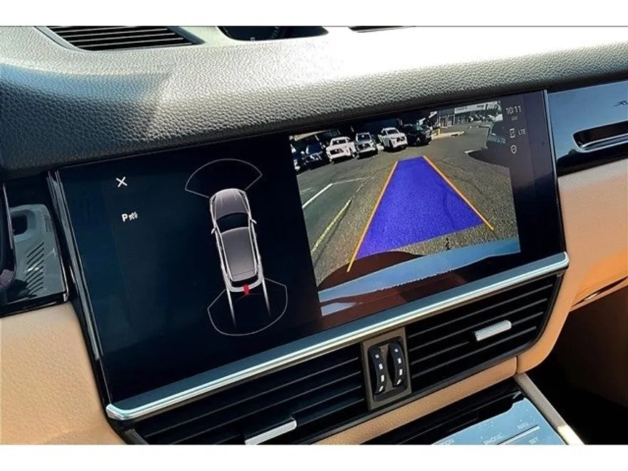 2023 Porsche Cayenne Platinum Edition photo 52