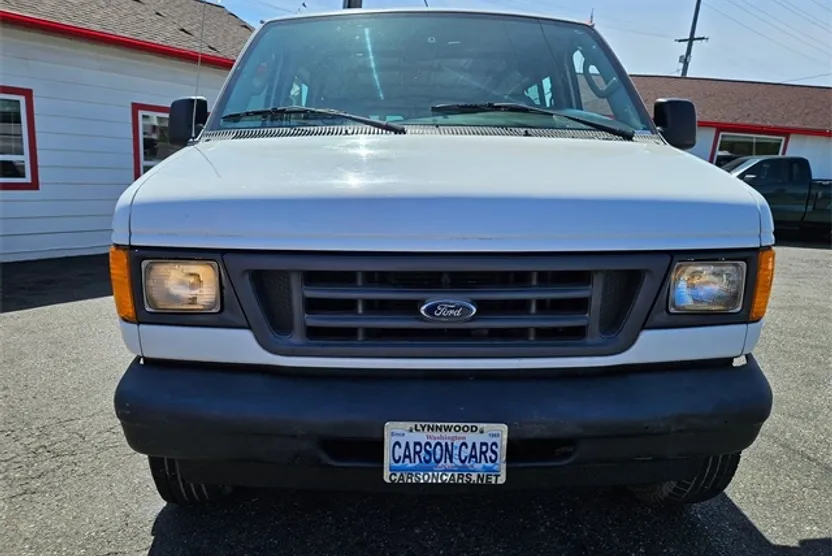 2003 Ford E-250 photo 1