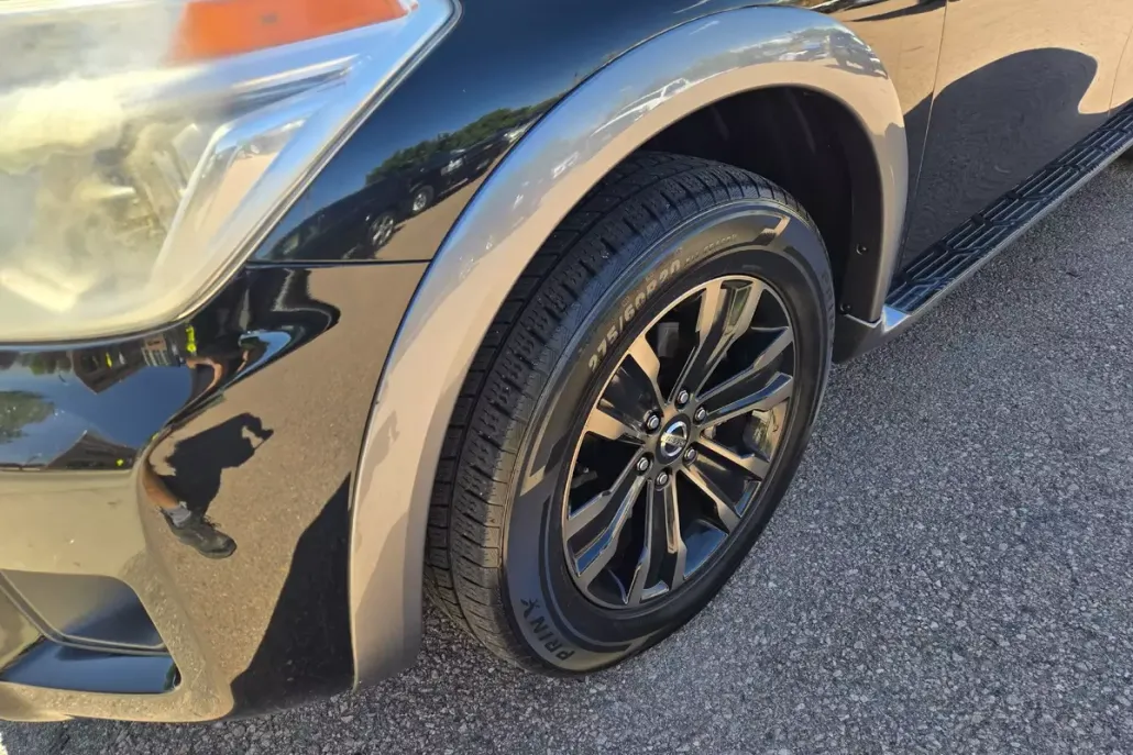2017 Nissan Armada Platinum photo 1