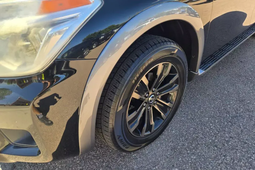 2017 Nissan Armada Platinum photo 1