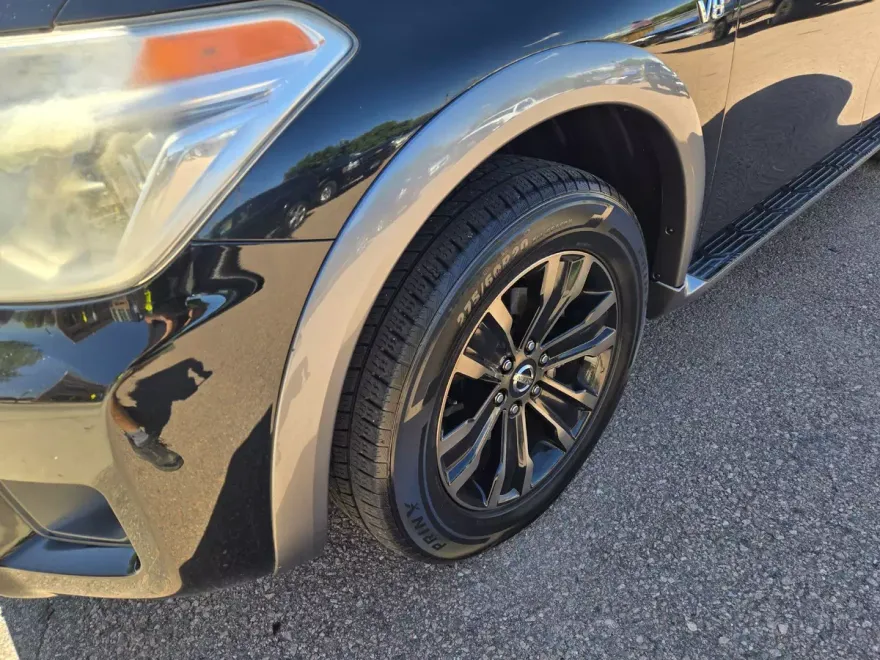 2017 Nissan Armada Platinum photo 1