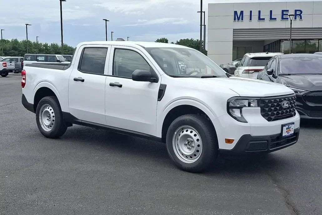 2025 Ford Maverick XL photo 1