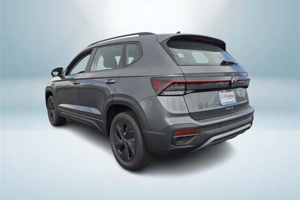 2025 Volkswagen Taos S photo 1