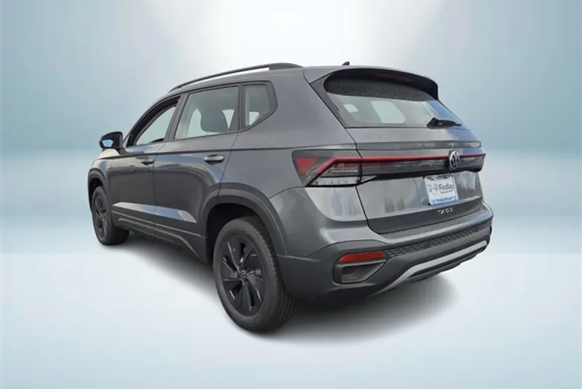 2025 Volkswagen Taos S photo 1