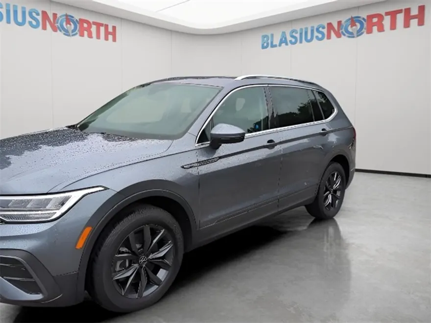2022 Volkswagen Tiguan SE photo 1