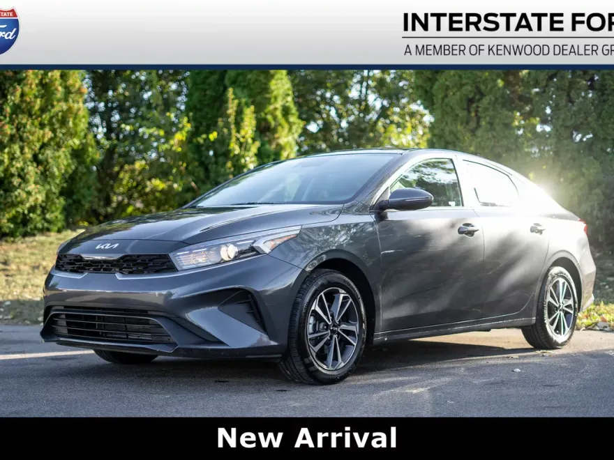 2024 Kia Forte LXS photo 1