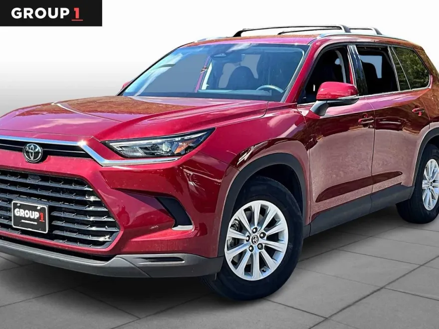 2024 Toyota Grand Highlander XLE AWD photo 1