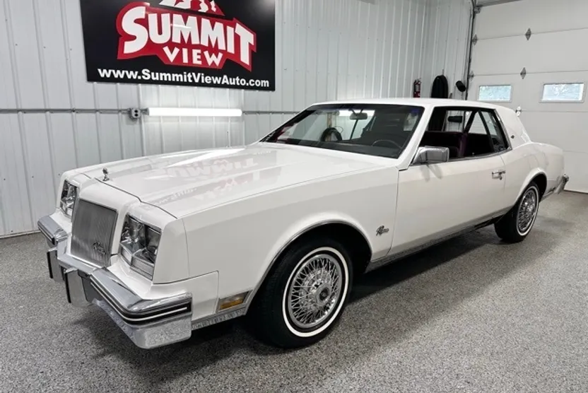 1985 Buick Riviera photo 1