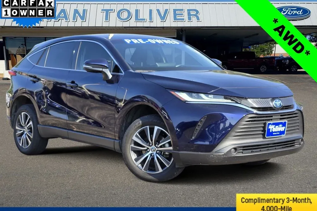 2023 Toyota Venza LE photo 1
