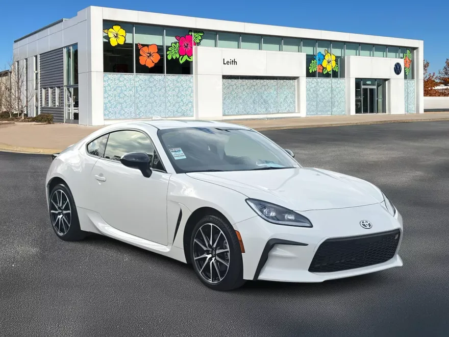 2024 Toyota GR86 Base photo 1