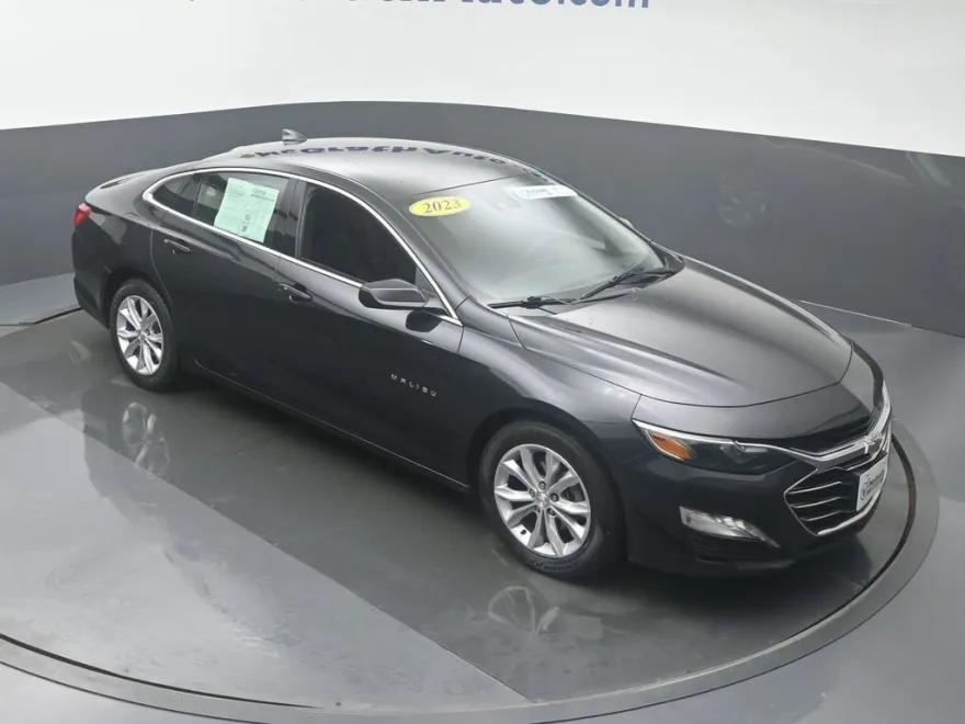 2023 Chevrolet Malibu 1LT photo 1