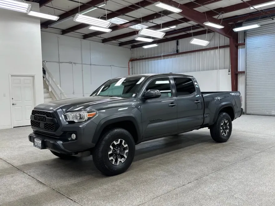 2021 Toyota Tacoma TRD Off-Road photo 1