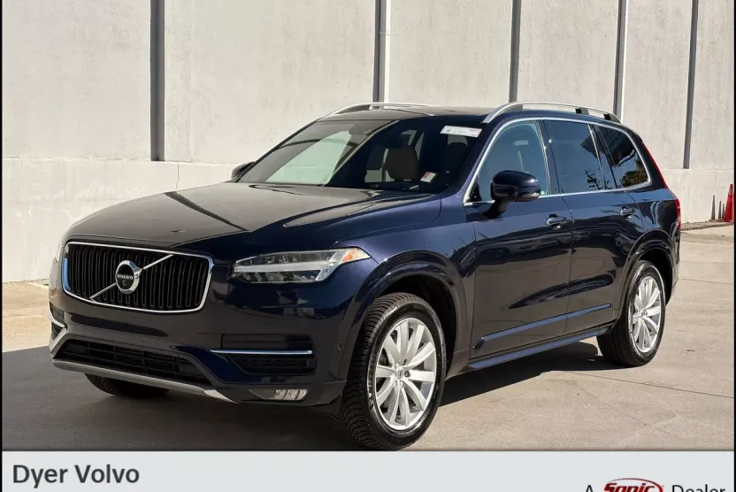 2016 Volvo XC90 T6 Momentum photo 1