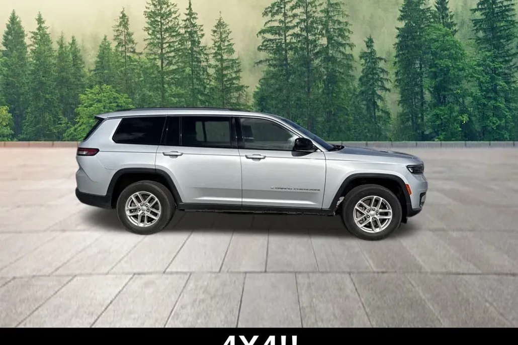 2023 Jeep Grand Cherokee Laredo photo 1