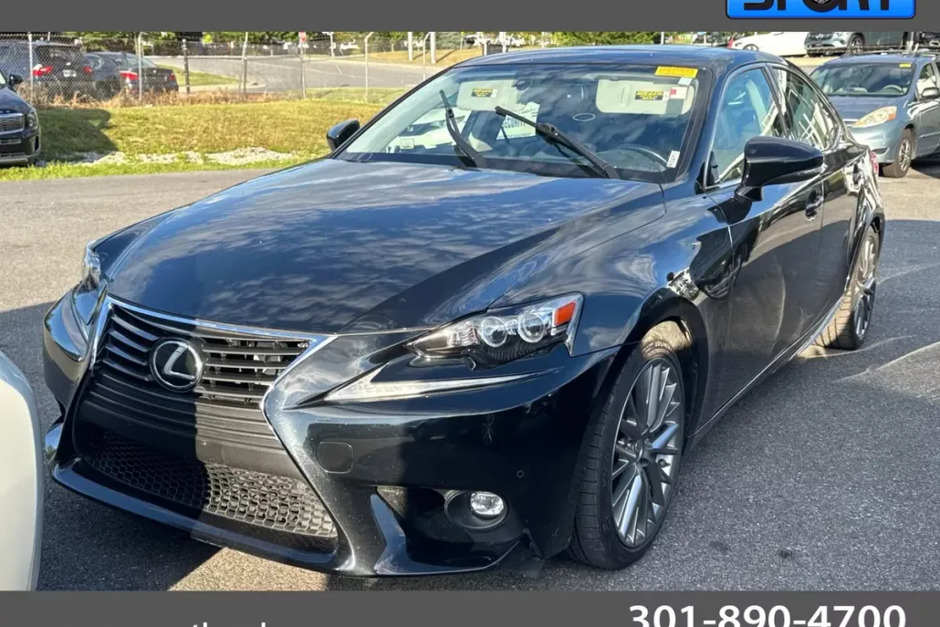 2016 Lexus IS 300 photo 1