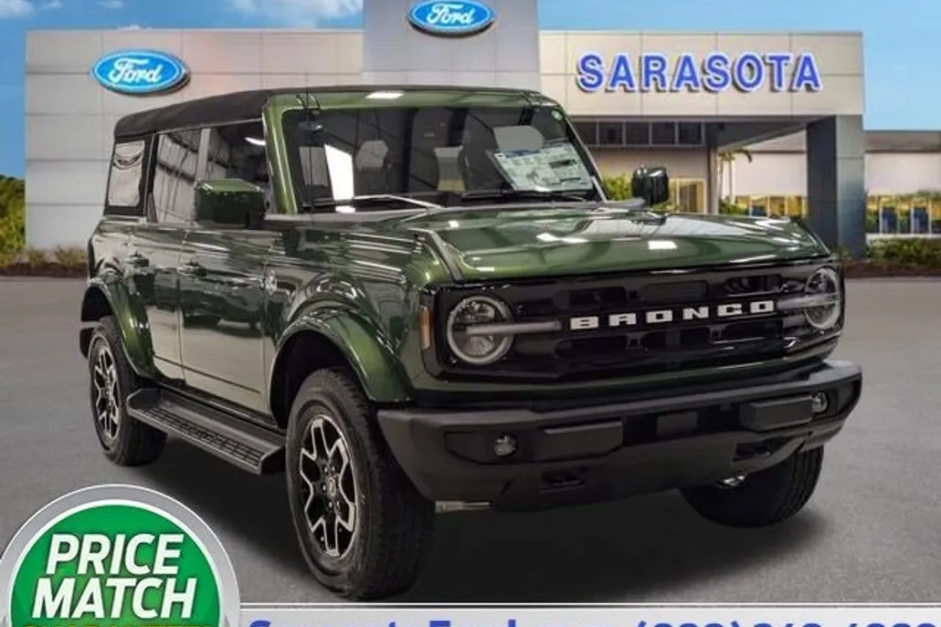 2025 Ford Bronco Outer Banks photo 1