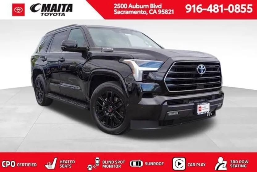 2023 Toyota Sequoia SR5 photo 1