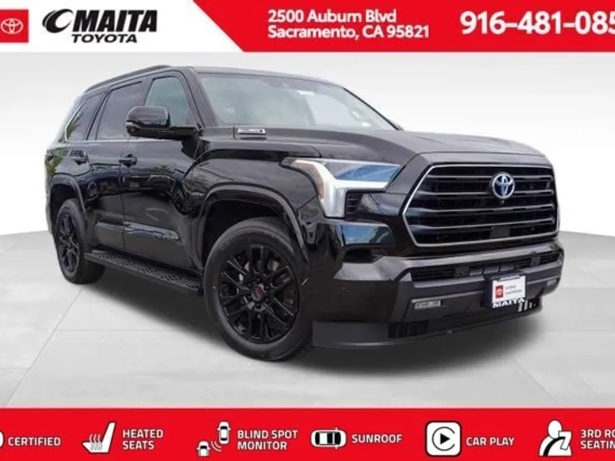 2023 Toyota Sequoia SR5 photo 1