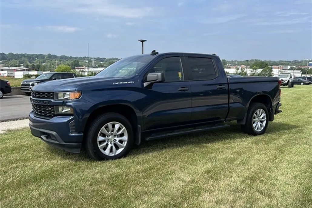 2022 Chevrolet Silverado 1500 Custom photo 1