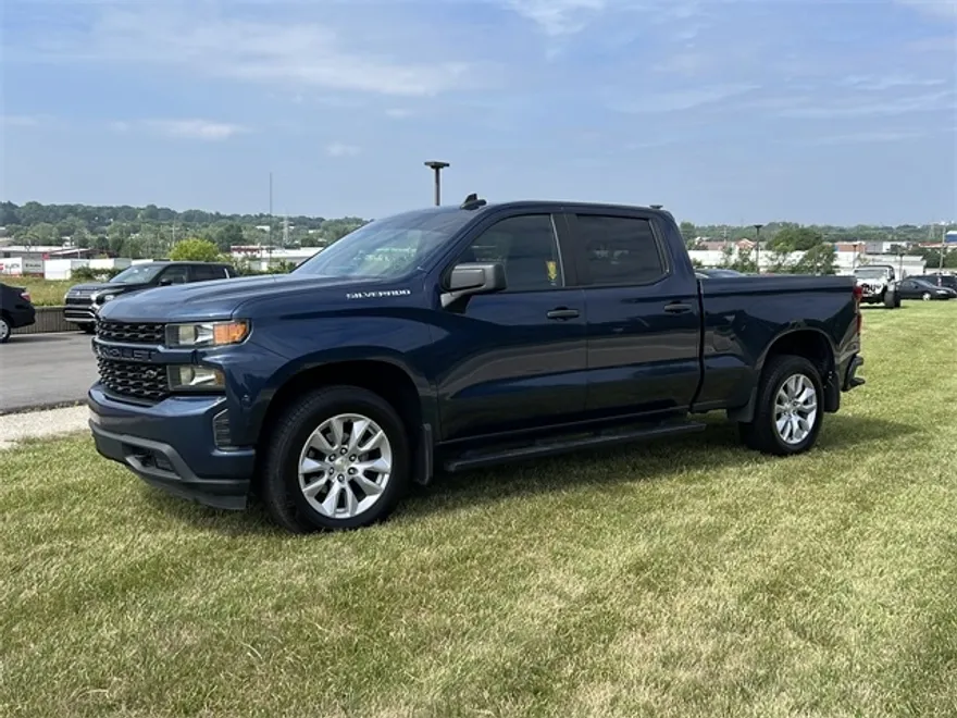 2022 Chevrolet Silverado 1500 Custom photo 1
