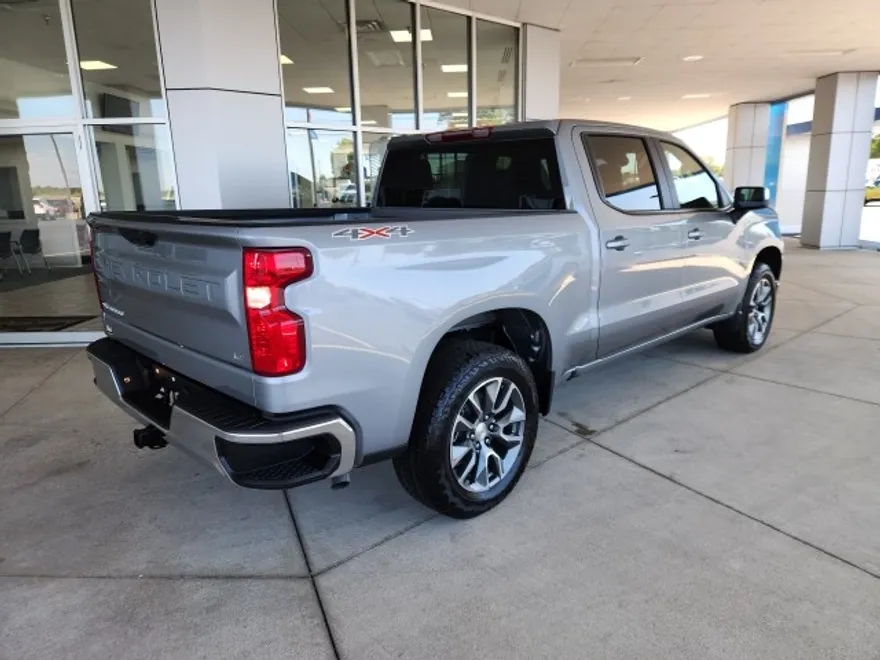 2025 Chevrolet Silverado 1500 LT photo 1