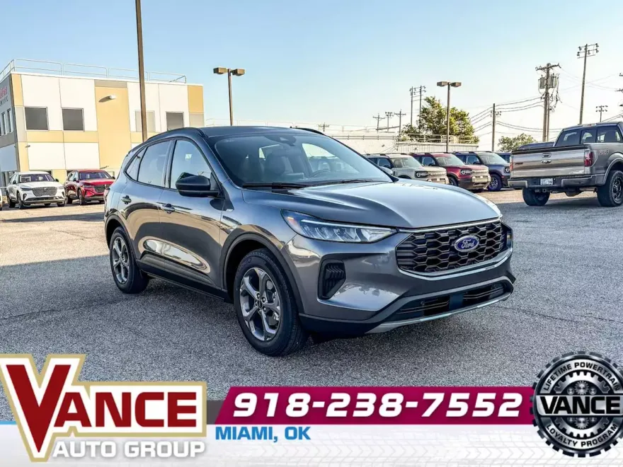 2026 Ford Escape ST-Line photo 1