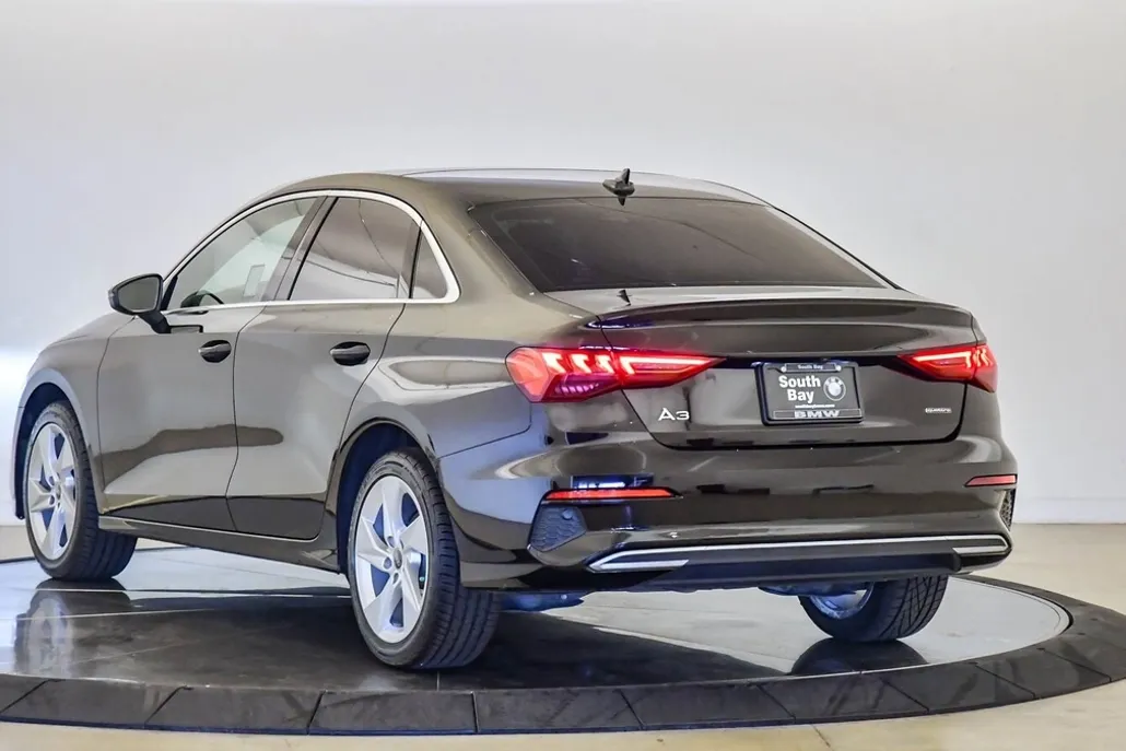 2022 Audi A3 40 Premium photo 1