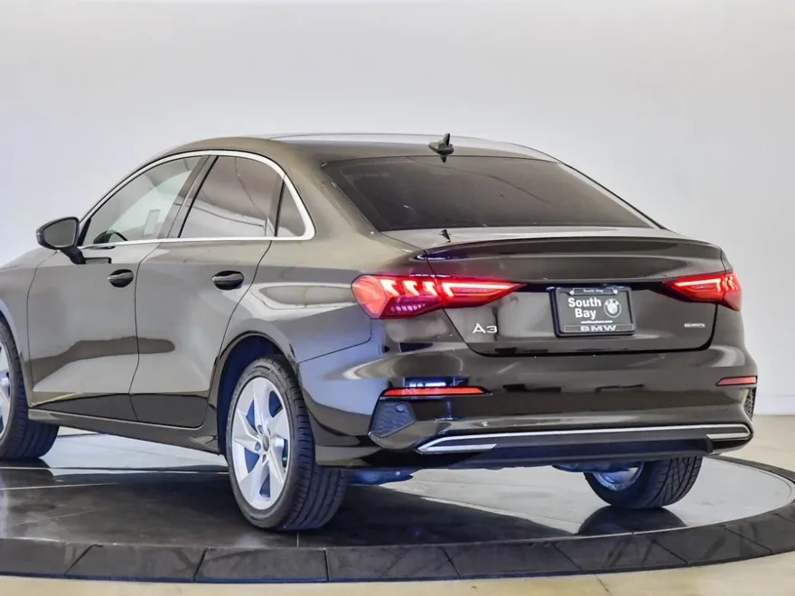 2022 Audi A3 40 Premium photo 1