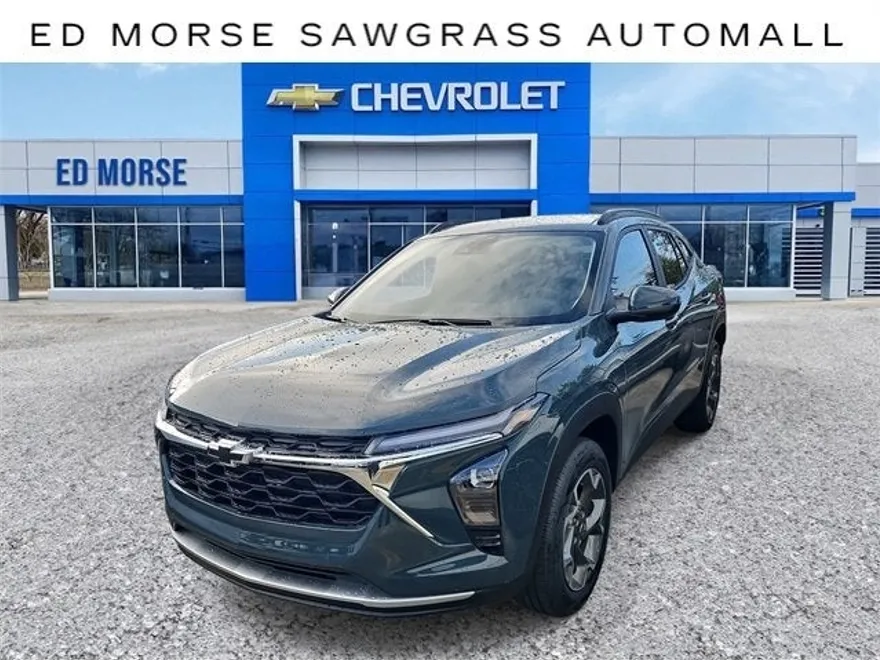 2025 Chevrolet Trax LT photo 1