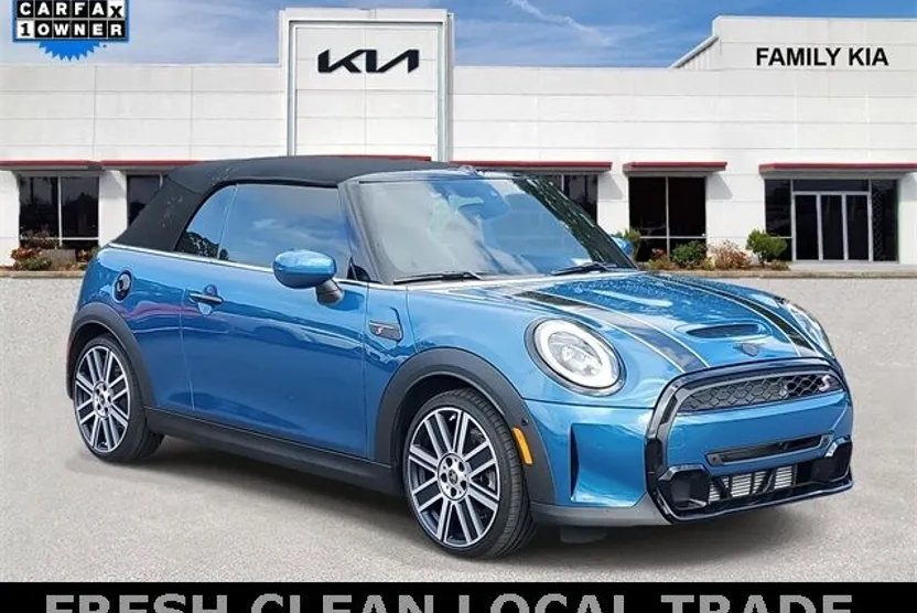 2023 Mini Cooper Convertible S photo 1