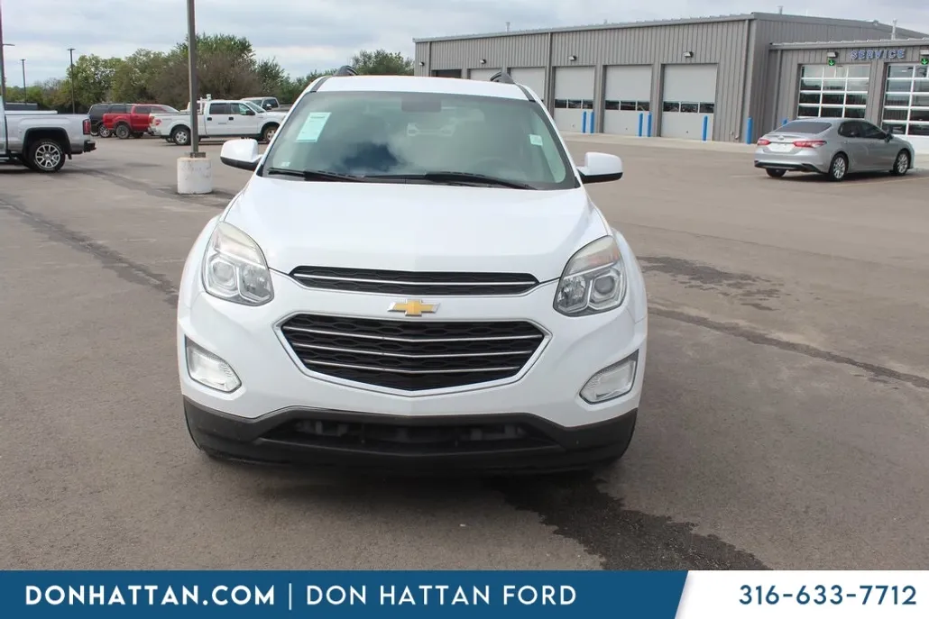 2017 Chevrolet Equinox LT photo 1