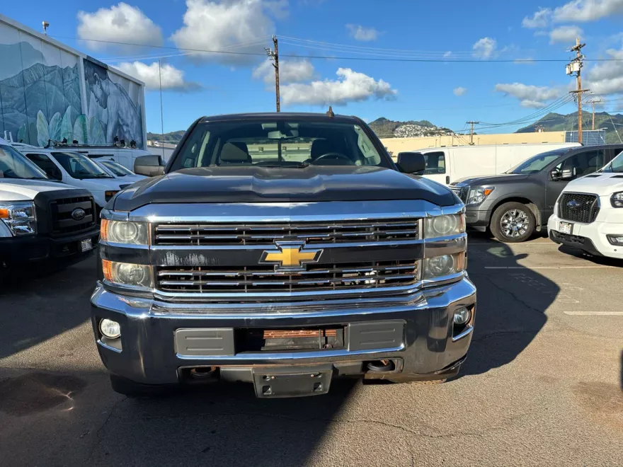 2017 Chevrolet Silverado 2500HD LT photo 1