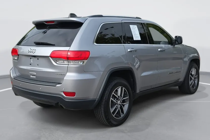 2018 Jeep Grand Cherokee Laredo E photo 1