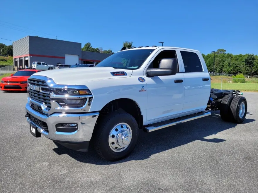 2025 Ram 4500 Tradesman photo 1