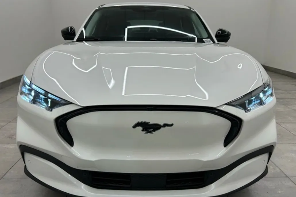 2025 Ford Mustang Mach-E Premium photo 1