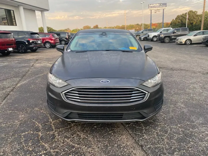 2019 Ford Fusion Hybrid SE photo 1
