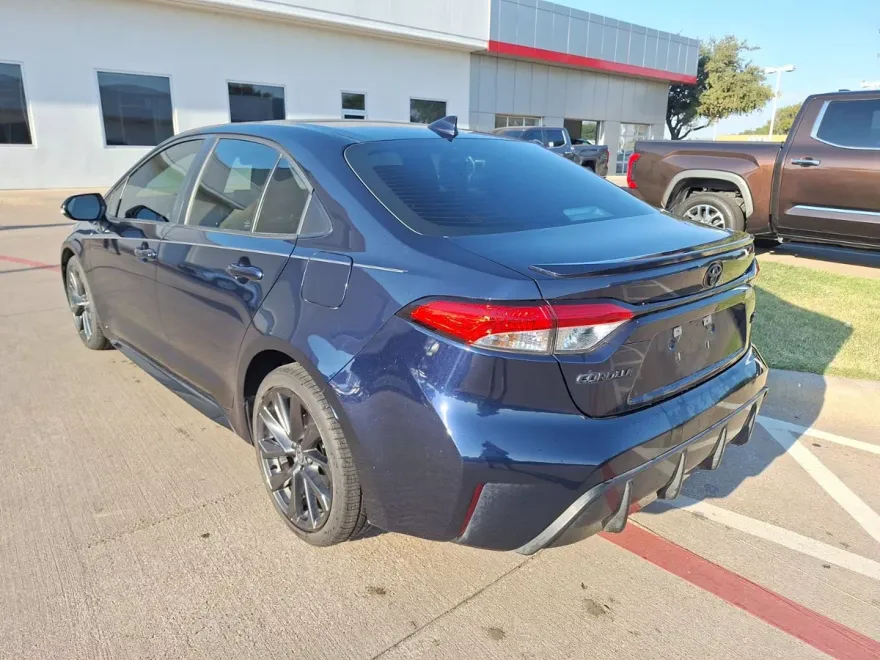 2023 Toyota Corolla SE photo 1