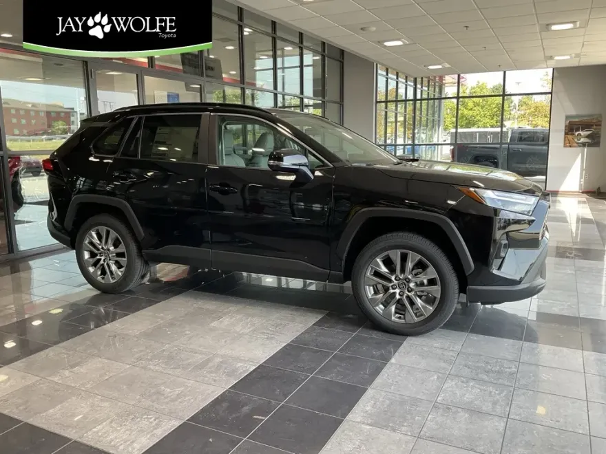 2025 Toyota RAV4 XLE Premium photo 1