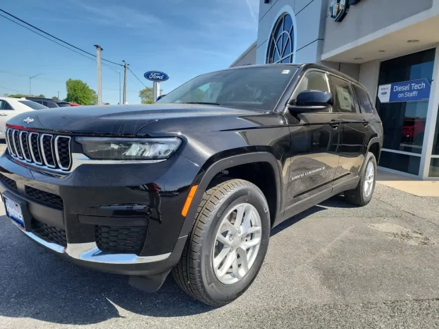 2025 Jeep Grand Cherokee Laredo X photo 1