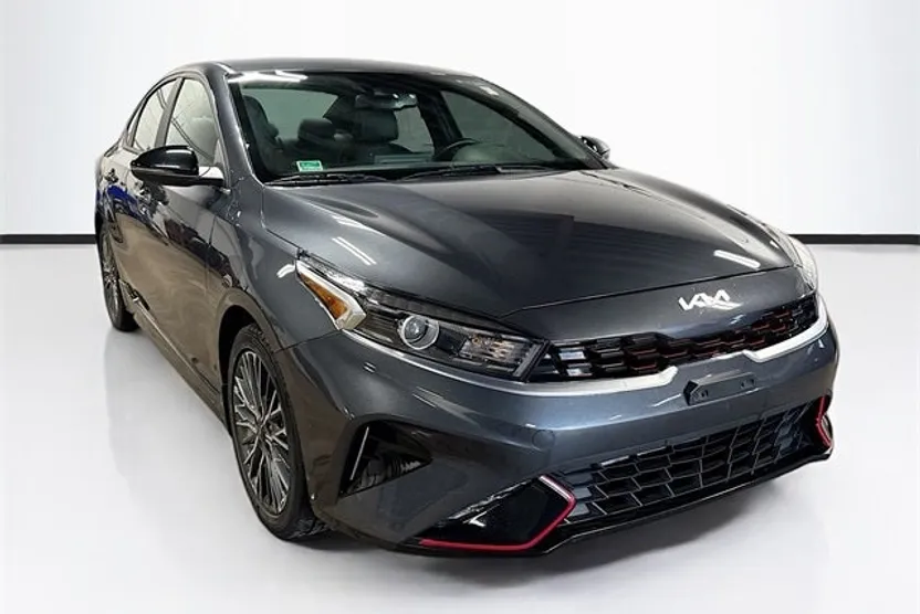 2023 Kia Forte GT-Line photo 1