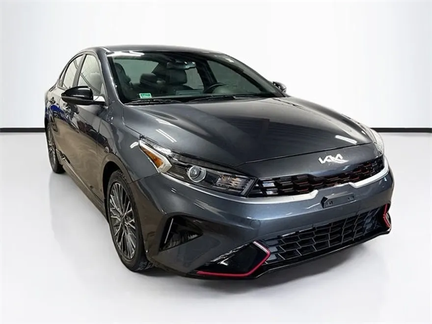 2023 Kia Forte GT-Line photo 1