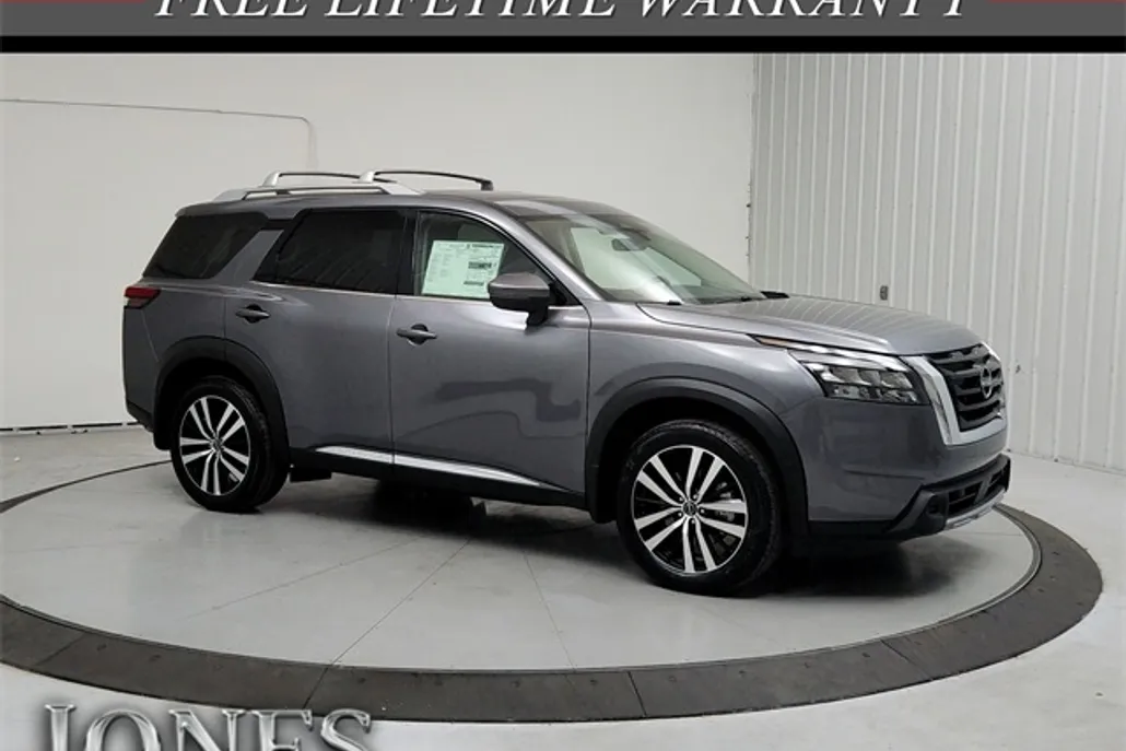 2025 Nissan Pathfinder Platinum photo 1