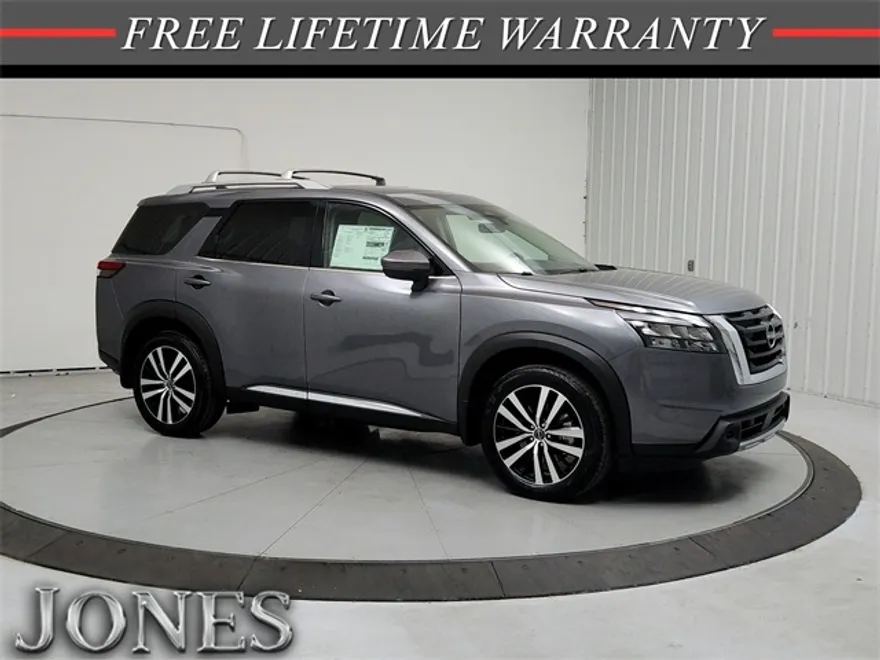 2025 Nissan Pathfinder Platinum photo 1