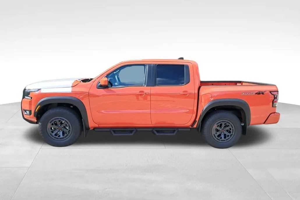 2025 Nissan Frontier PRO-4X photo 1