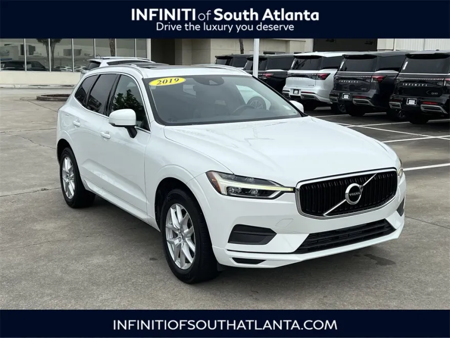 2019 Volvo XC60 T5 Momentum photo 1
