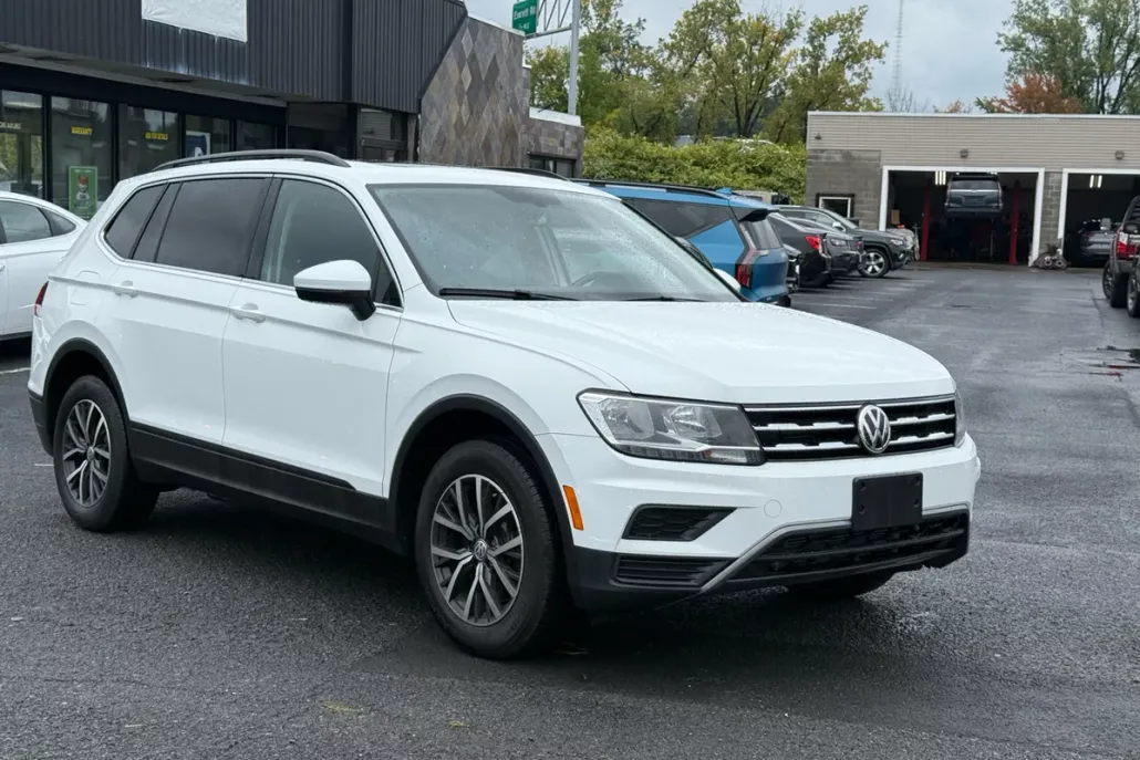 2019 Volkswagen Tiguan SEL photo 1