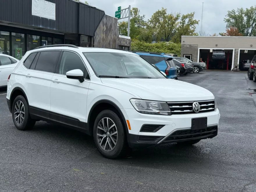 2019 Volkswagen Tiguan SEL photo 1