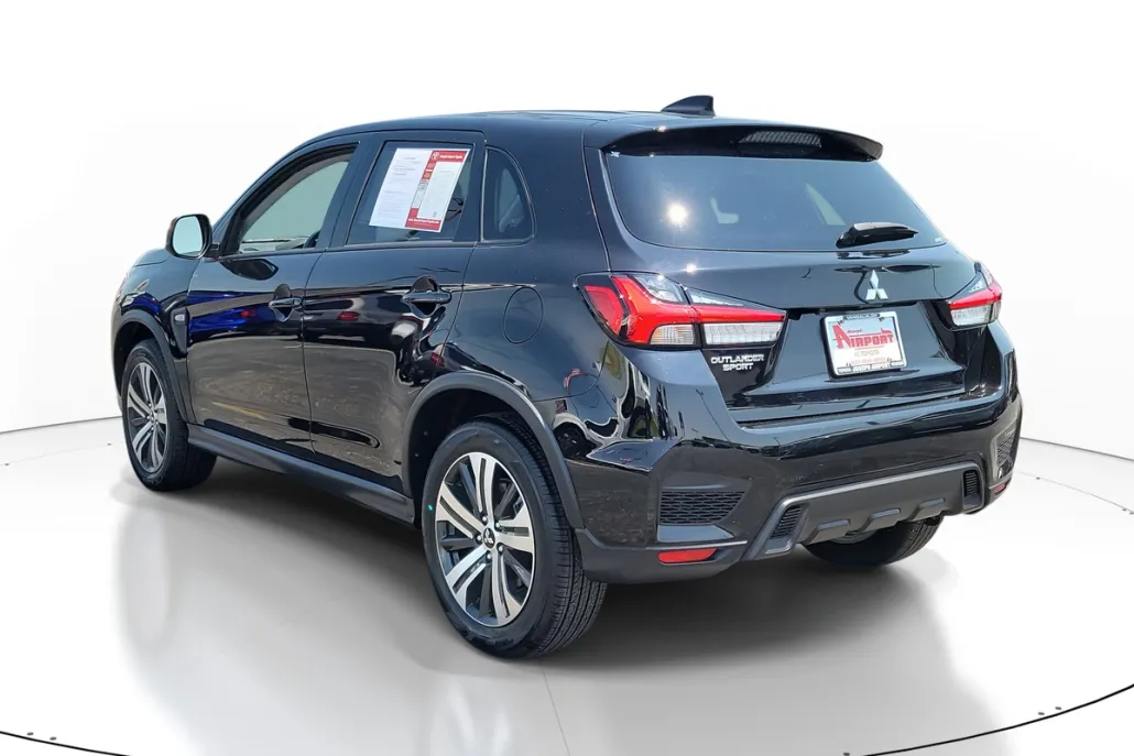 2024 Mitsubishi Outlander Sport ES photo 1