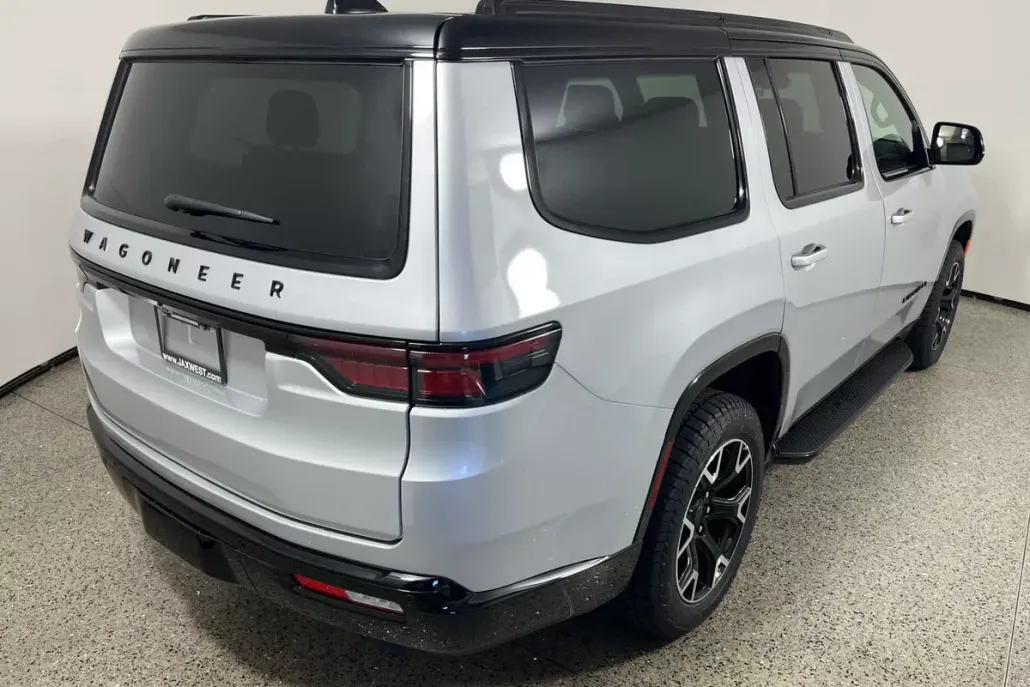 2025 Jeep Wagoneer Series II Overland photo 1